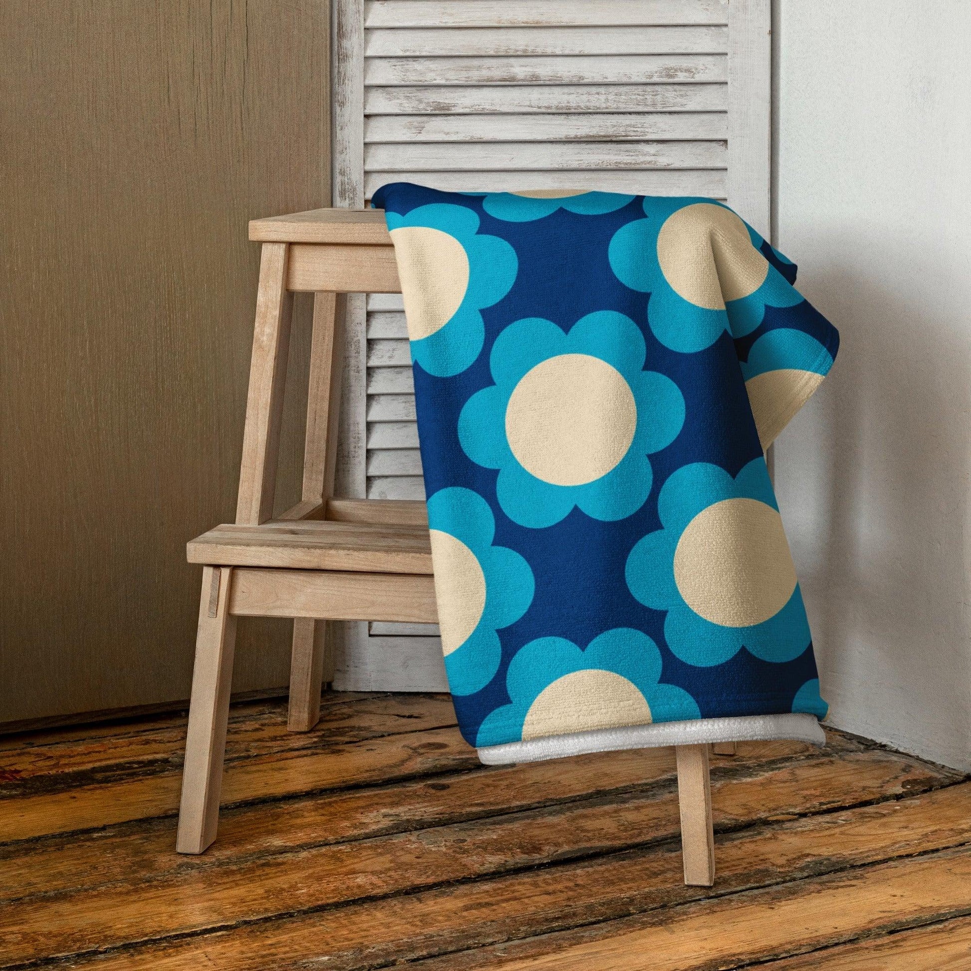 Towel - ELLIE blue - Classic floral print