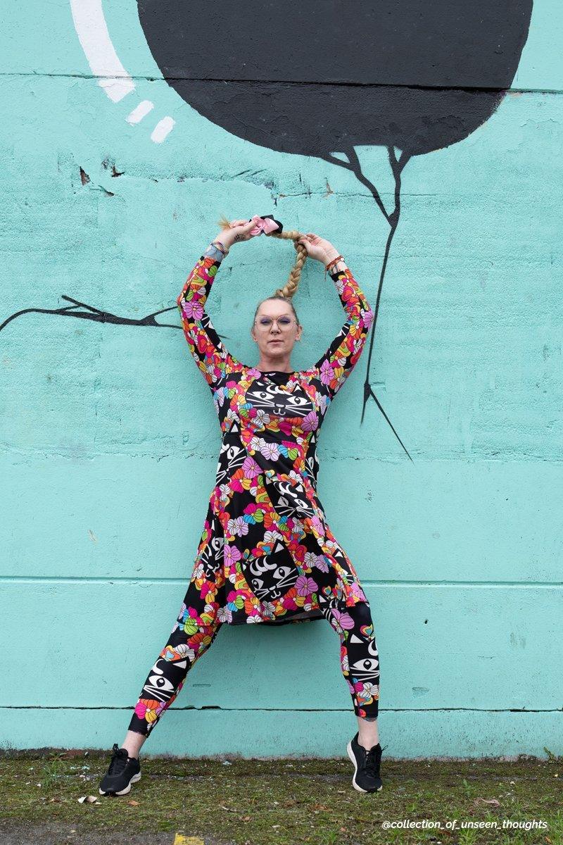 Yoga leggings -2- MAGICAT black - Black cats and flowers print