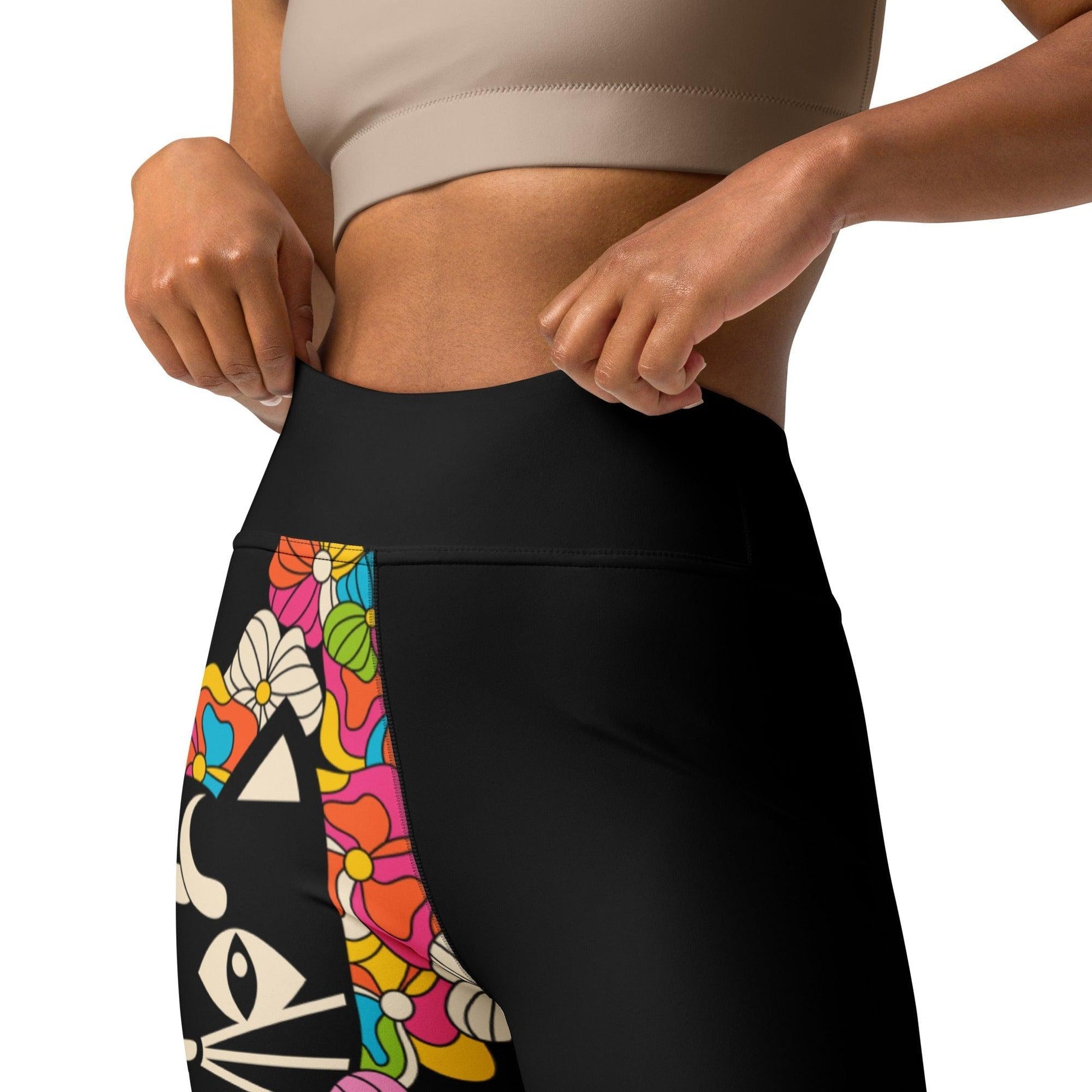Yoga leggings - MAGICAT black - Black cats and flowers print